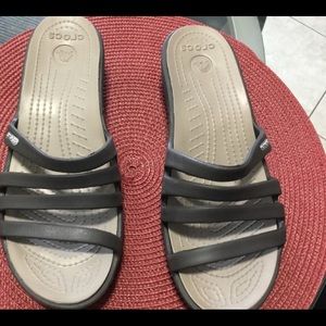 CROCS size 8, only worn a couple times so they are like new